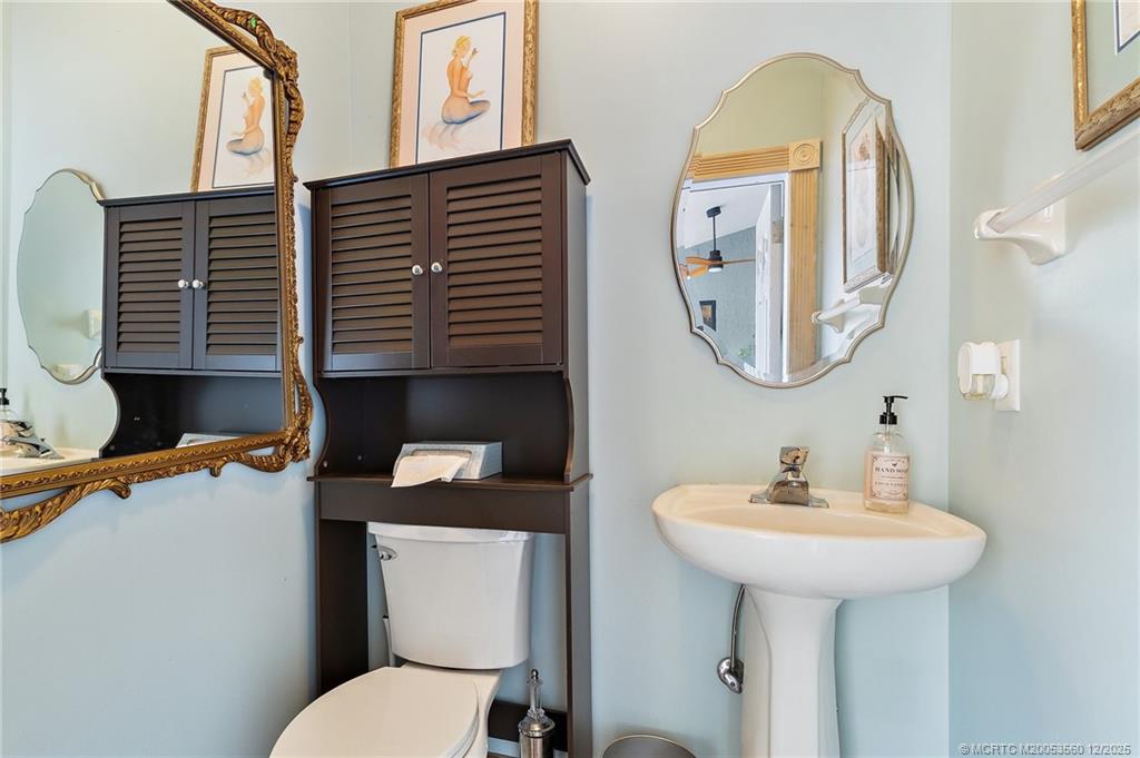 4803 SW Lake Grove Circle