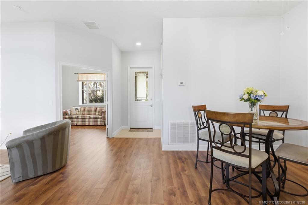 543 NE Canoe Park Circle