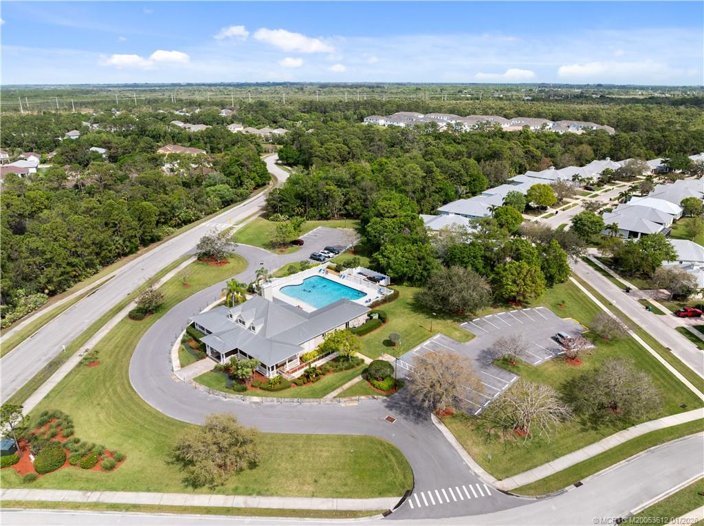 543 NE Canoe Park Circle