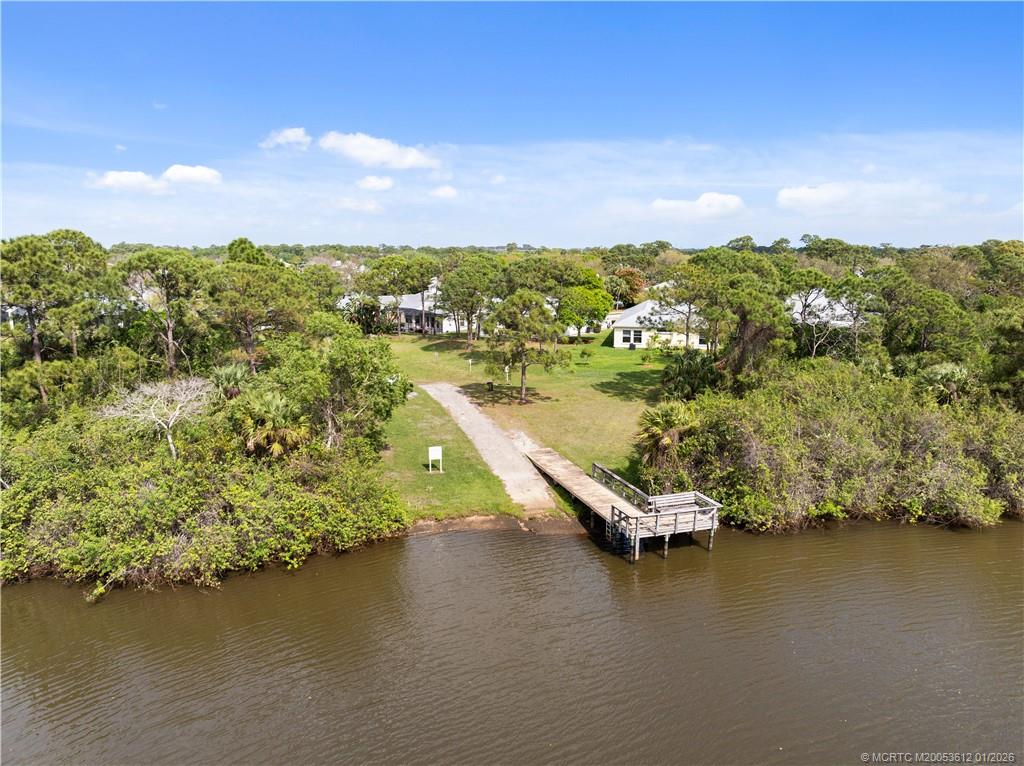 543 NE Canoe Park Circle