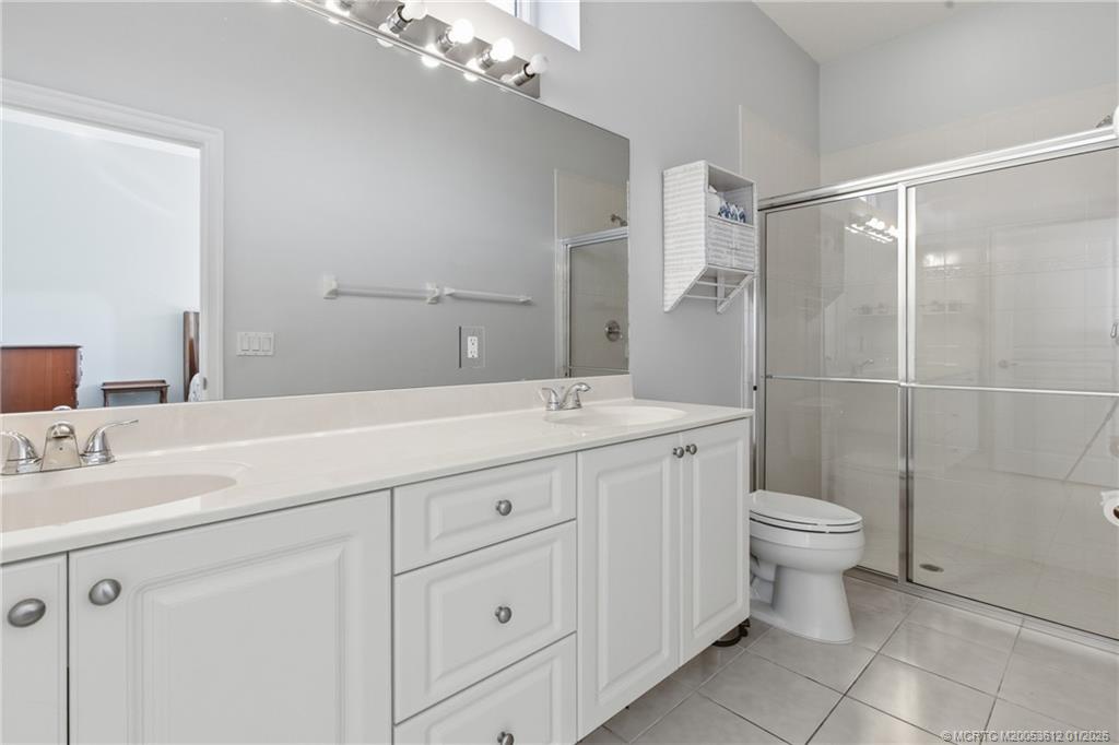 543 NE Canoe Park Circle