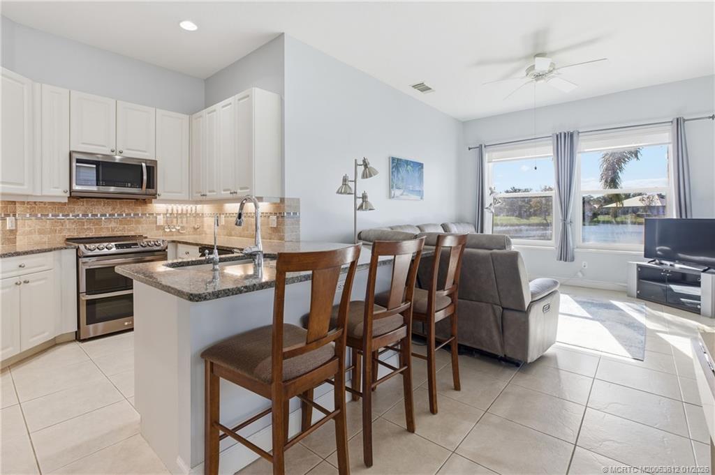 543 NE Canoe Park Circle