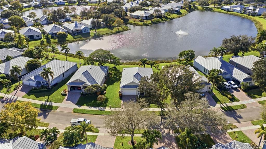 543 NE Canoe Park Circle