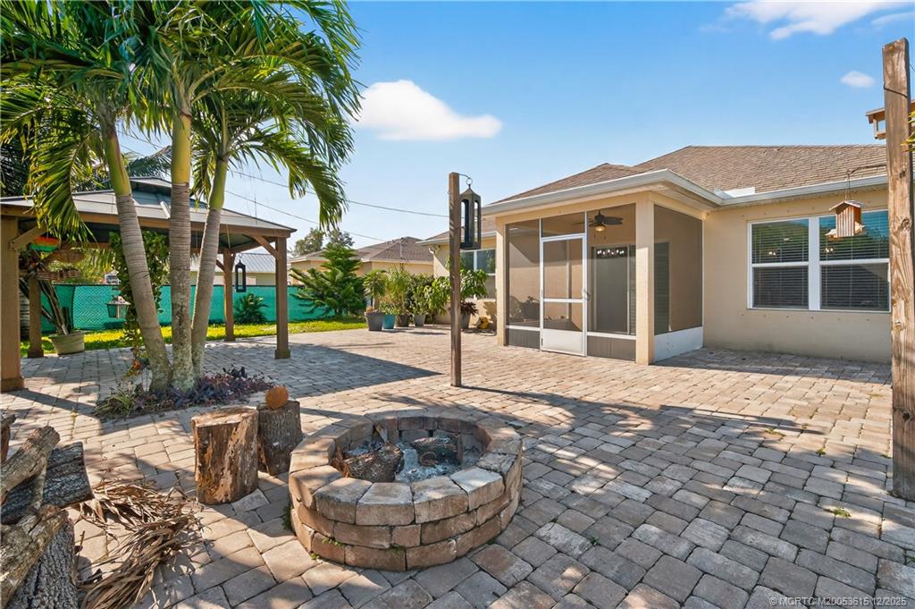 1825 SW Davis Street