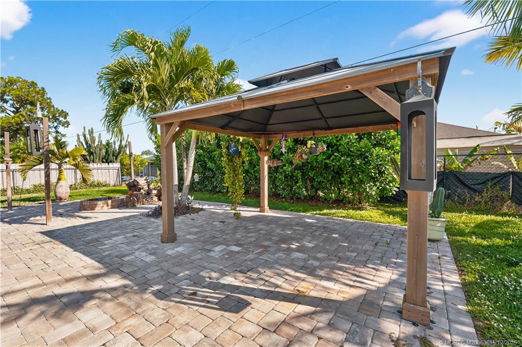 1825 SW Davis Street