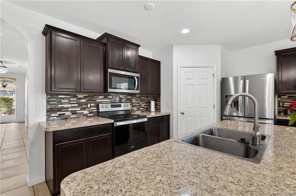 1825 SW Davis Street