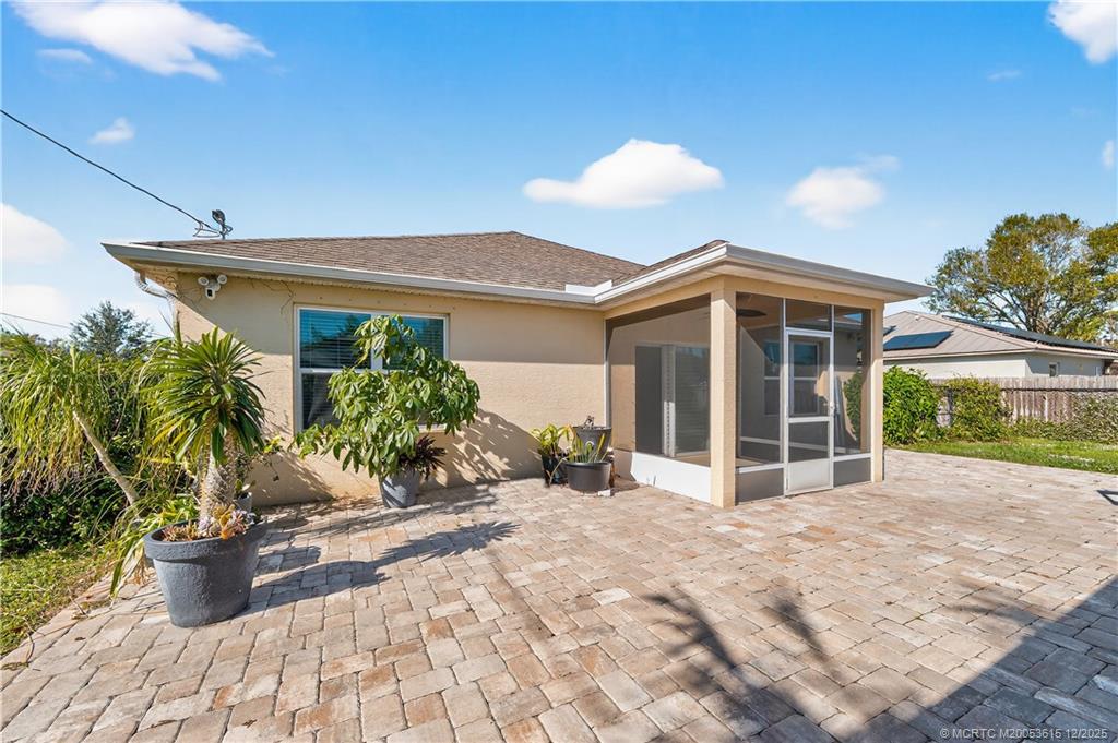 1825 SW Davis Street