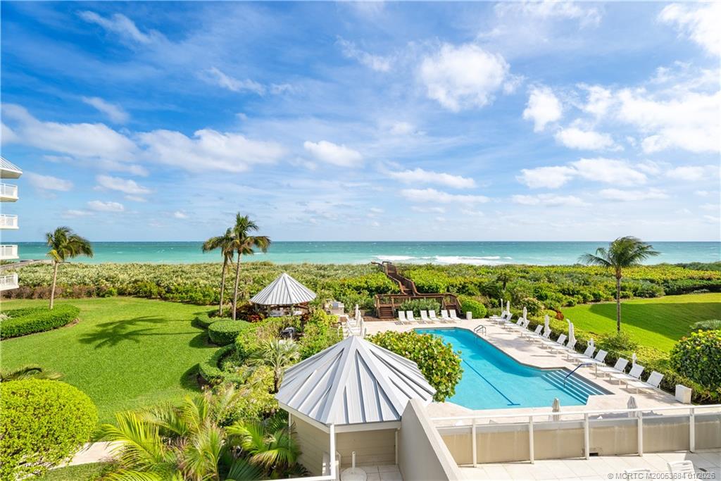 579 NE Plantation Road N202