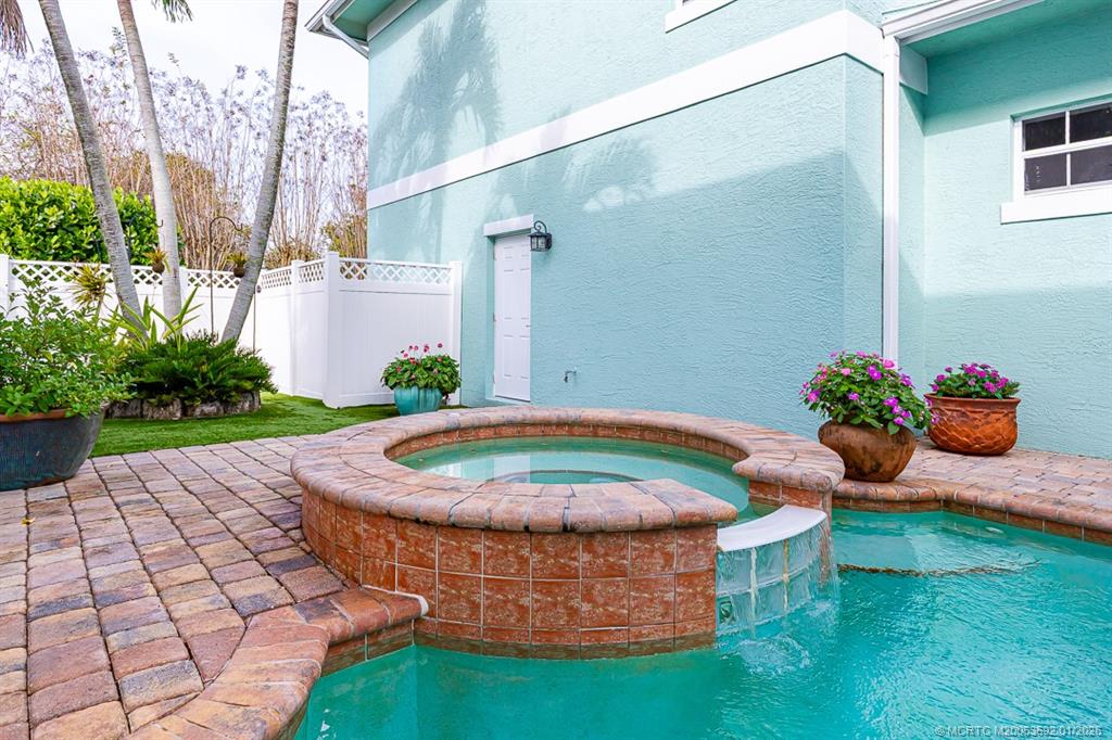 1670 SW Prosperity Way