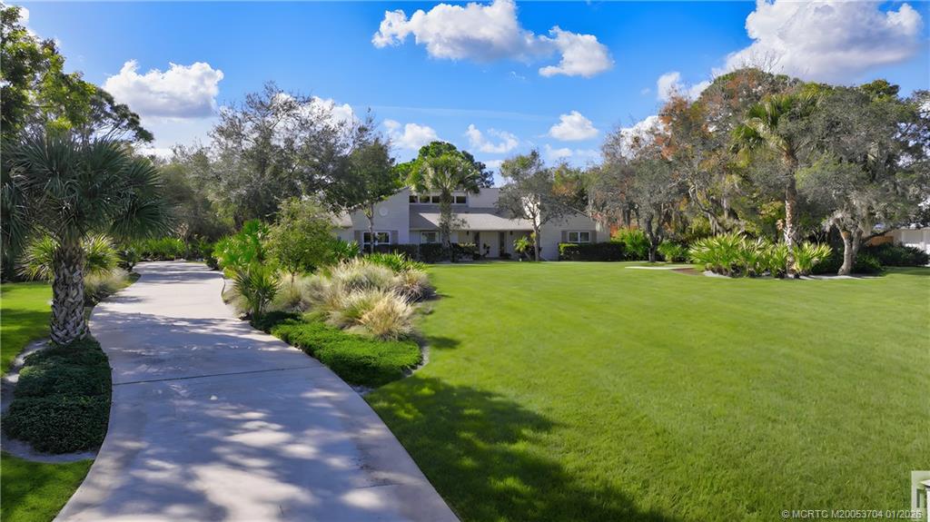 1672 SW Sandtrap Cres