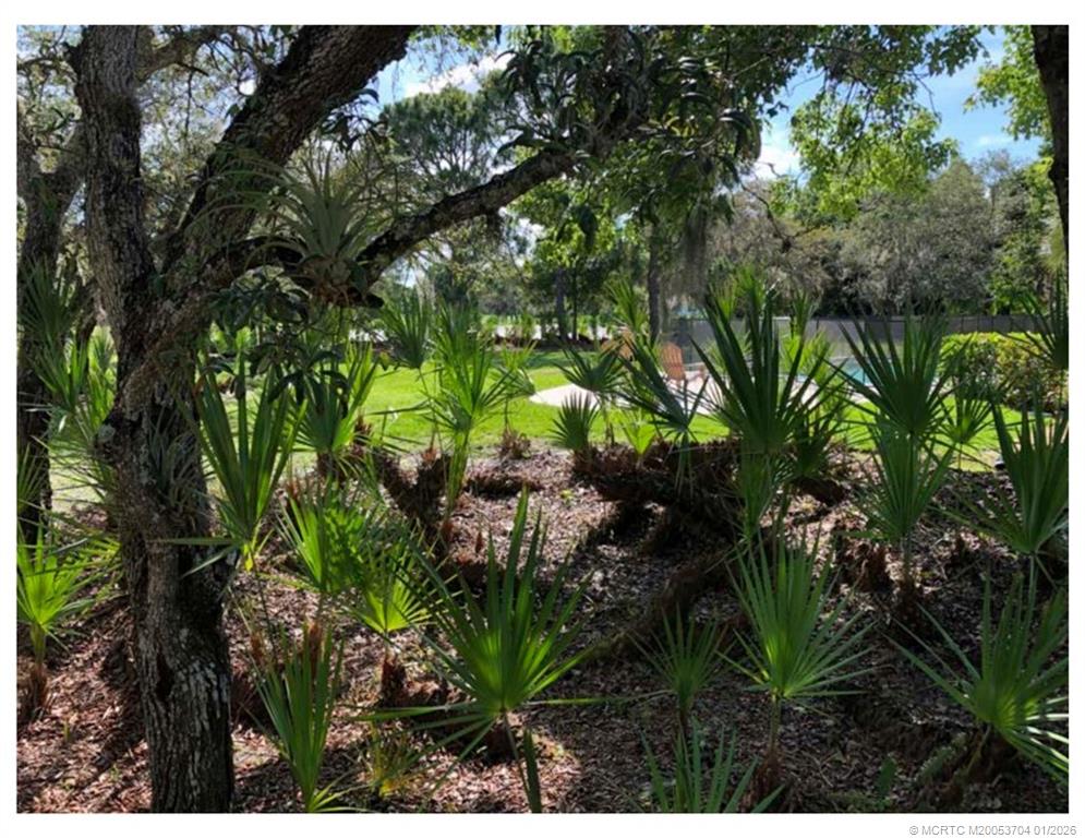 1672 SW Sandtrap Cres