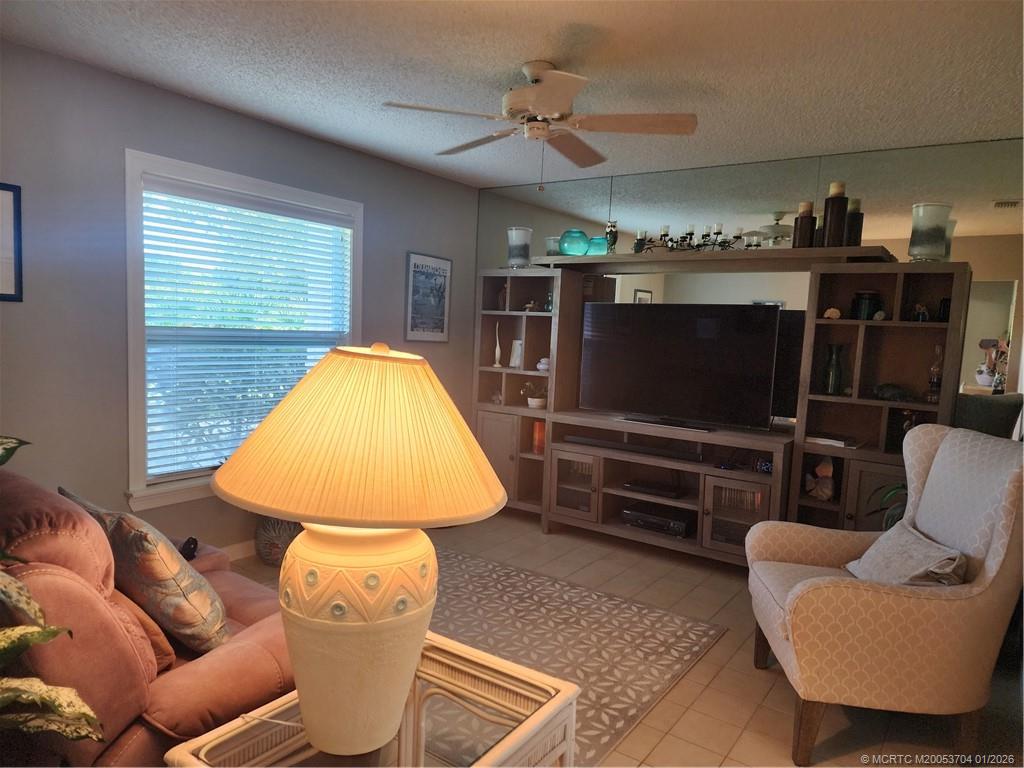 1672 SW Sandtrap Cres