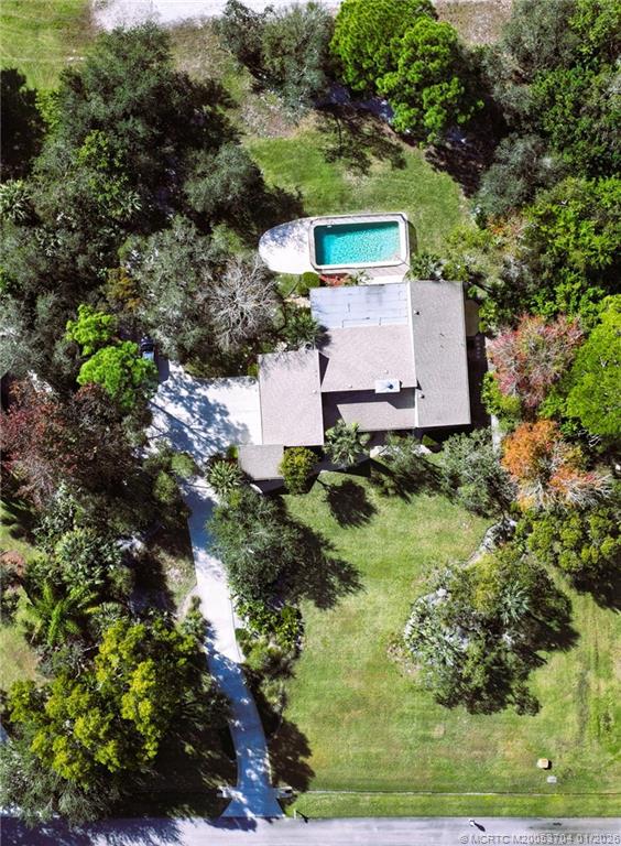 1672 SW Sandtrap Cres