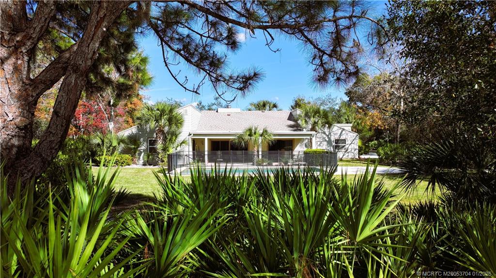 1672 SW Sandtrap Cres