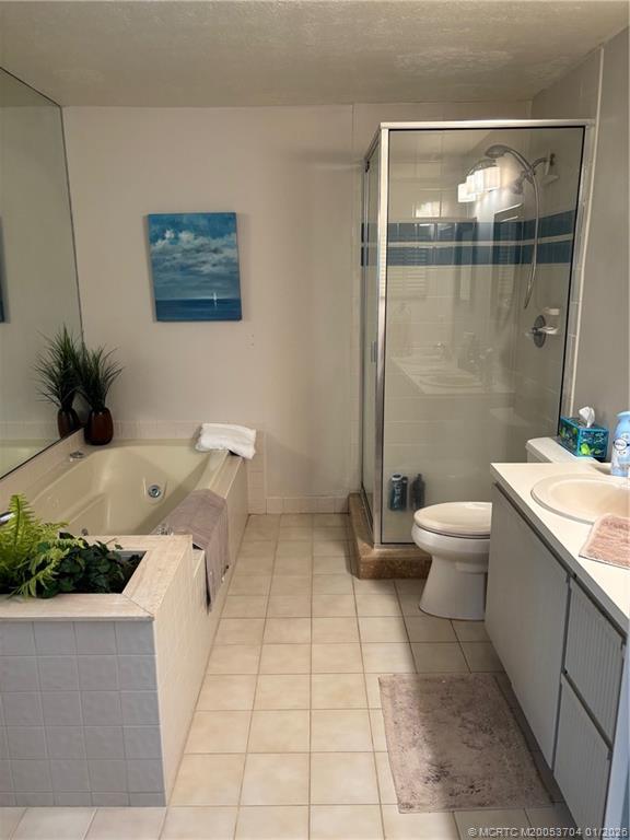 1672 SW Sandtrap Cres