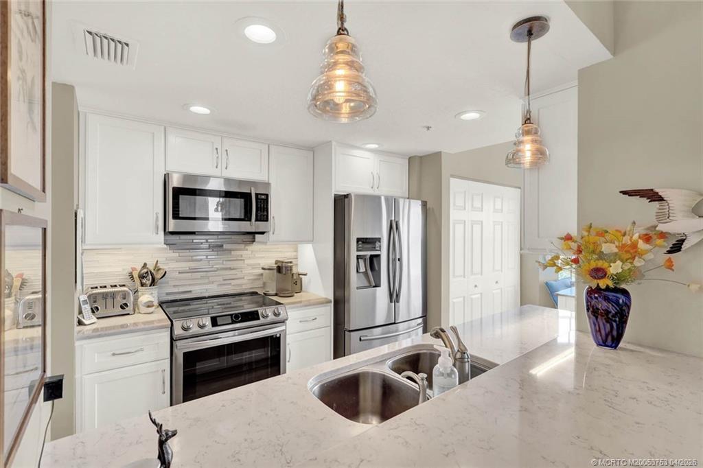 5800 NE Island Cove Way 2301