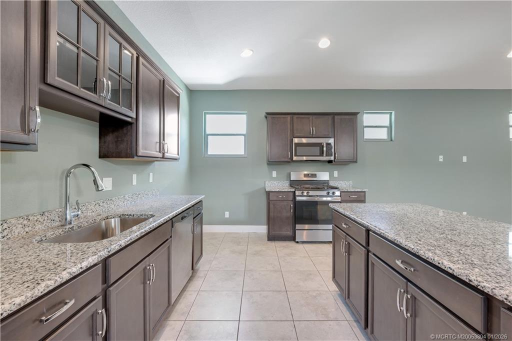 4982 SE Railway Avenue