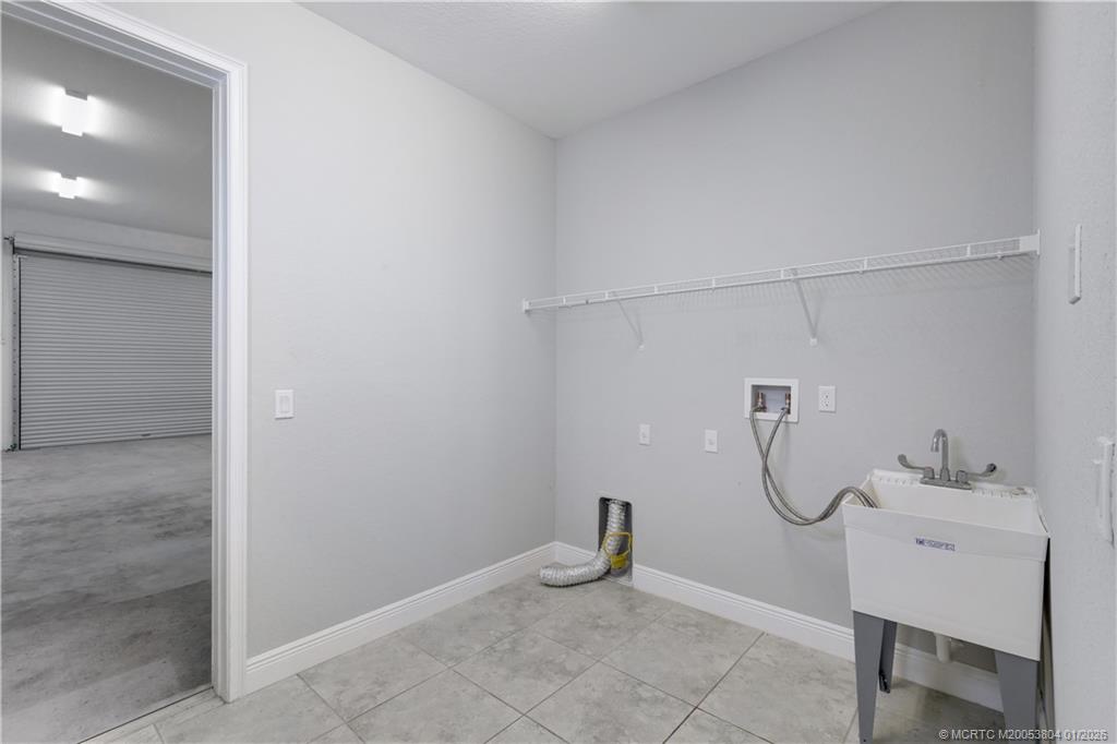 4982 SE Railway Avenue