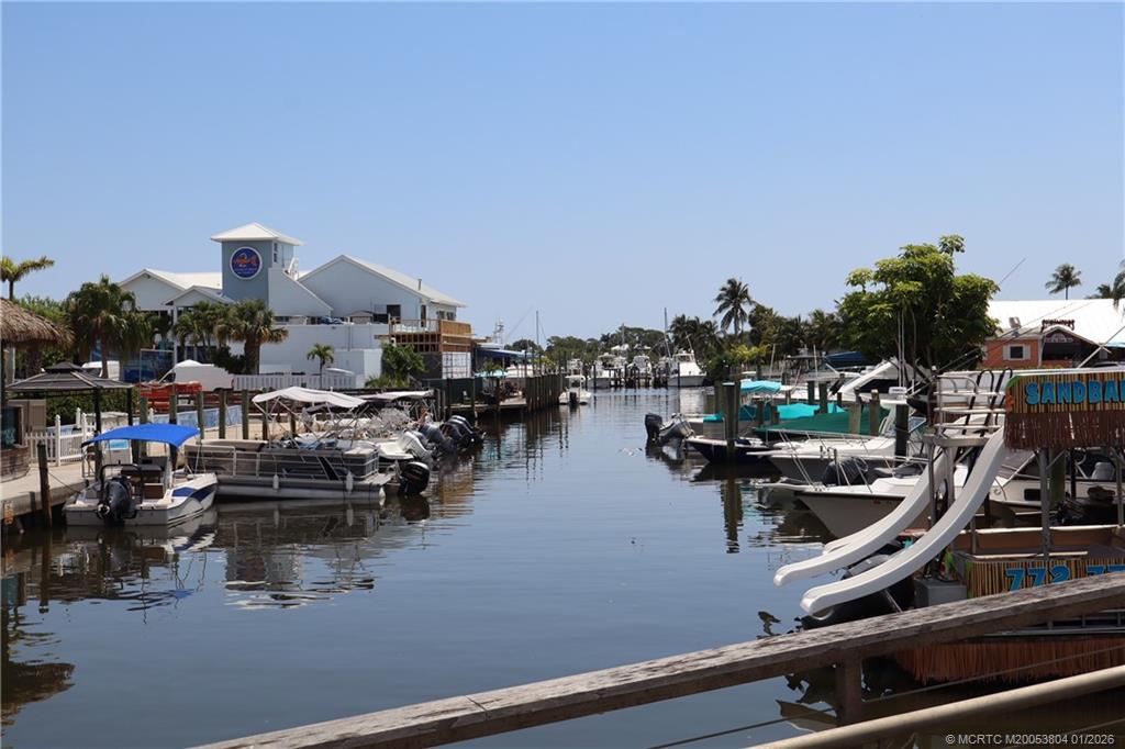 4982 SE Railway Avenue