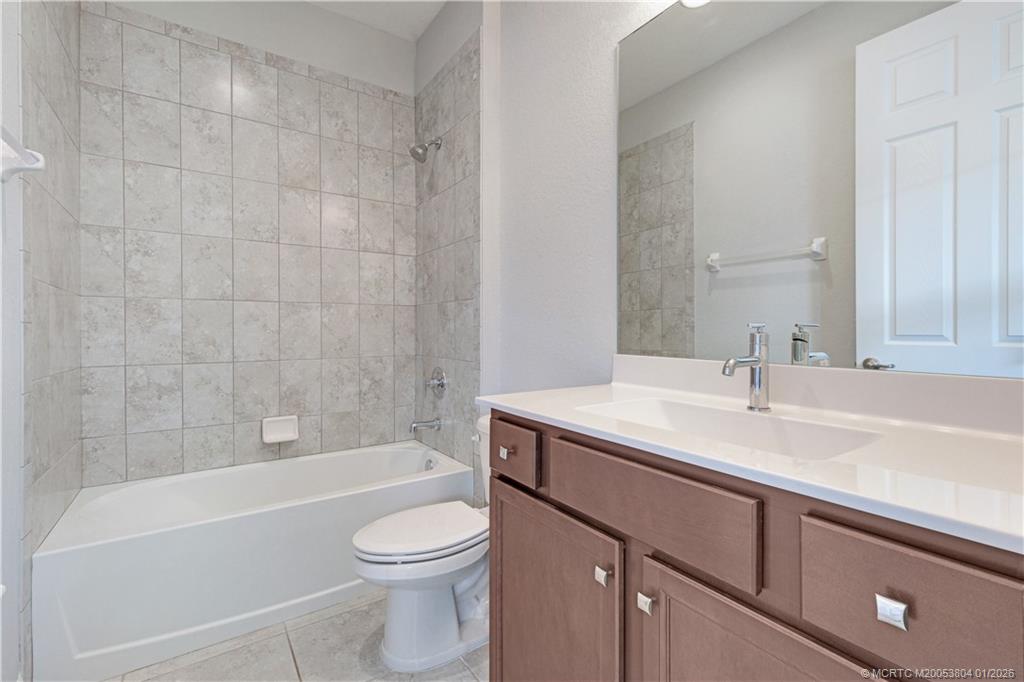 4982 SE Railway Avenue