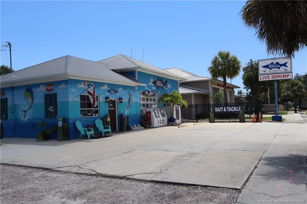 4982 SE Railway Avenue