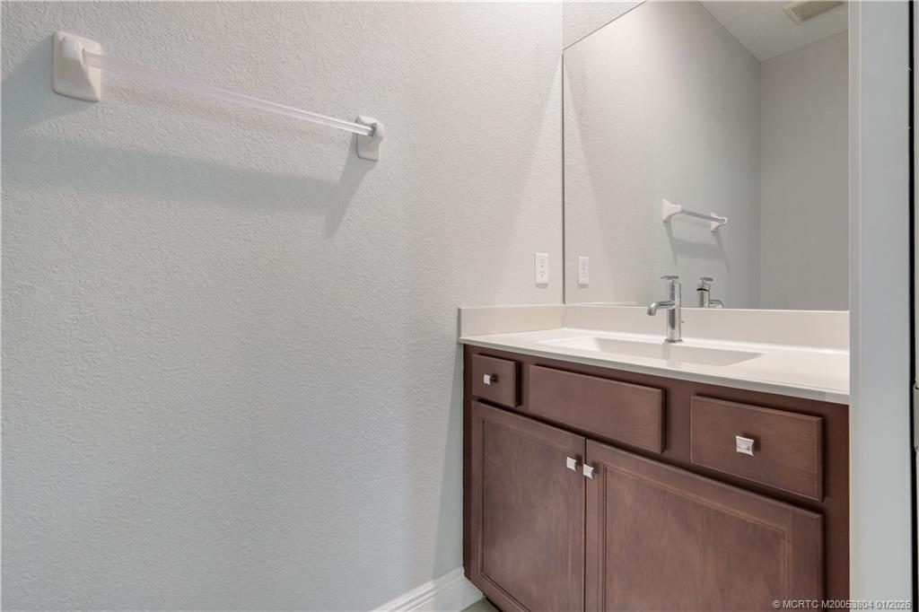 4982 SE Railway Avenue