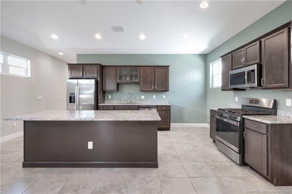 4982 SE Railway Avenue