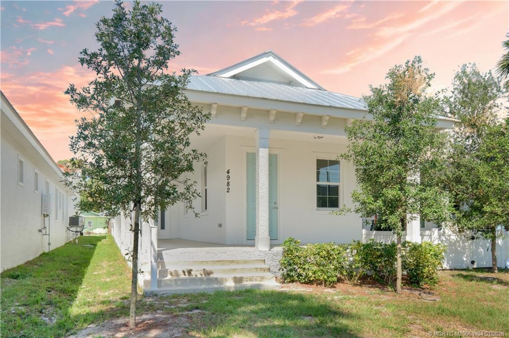 4982 SE Railway Avenue