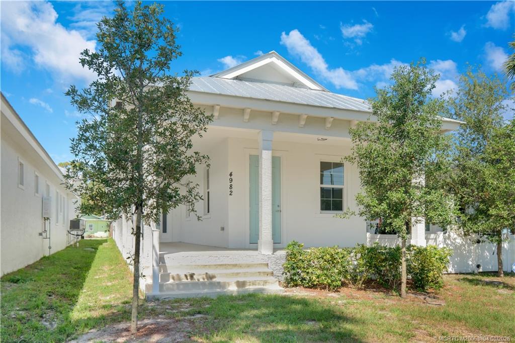 4982 SE Railway Avenue