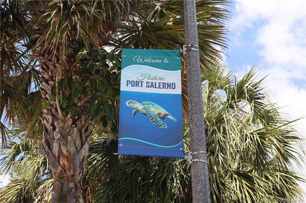 4982 SE Railway Avenue