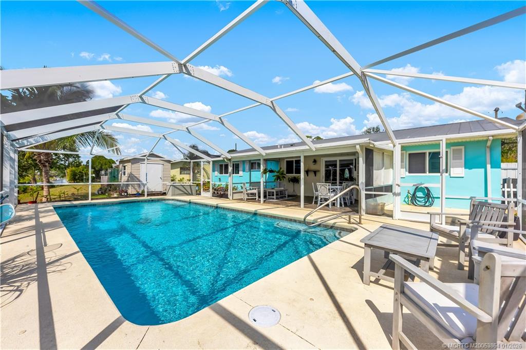 649 SE Calmoso Drive