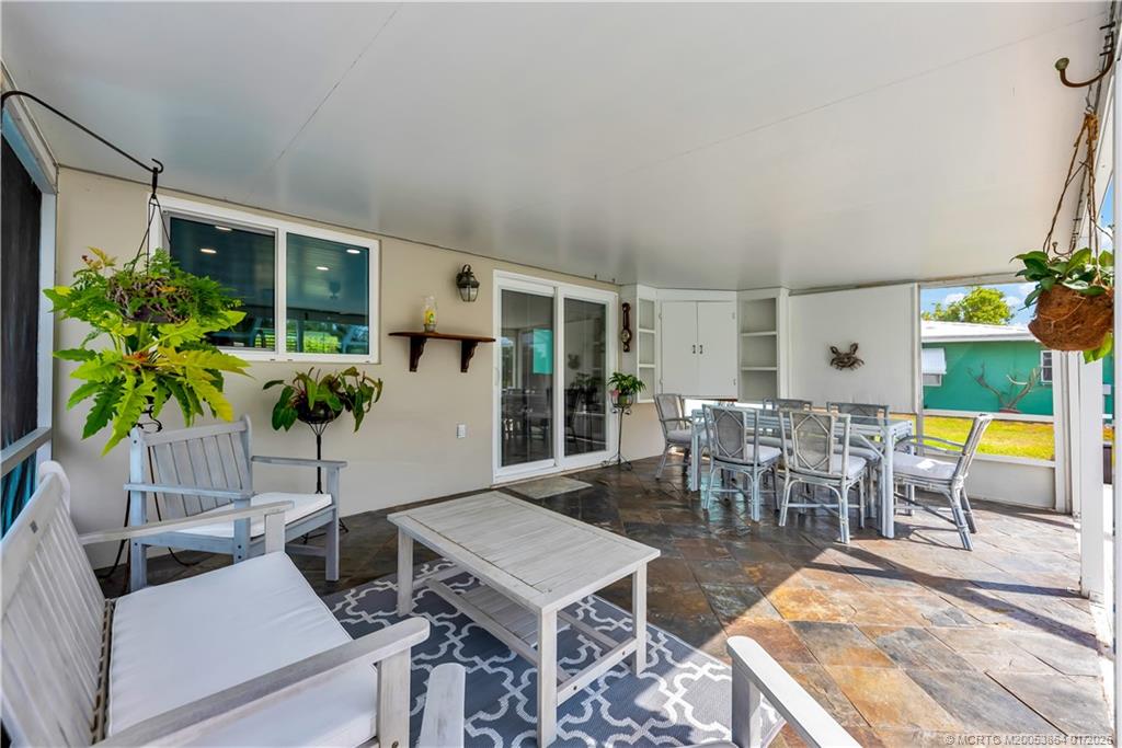 649 SE Calmoso Drive