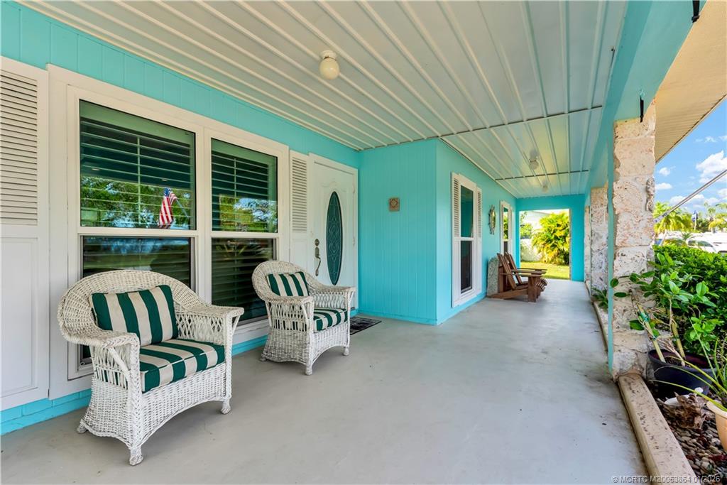 649 SE Calmoso Drive