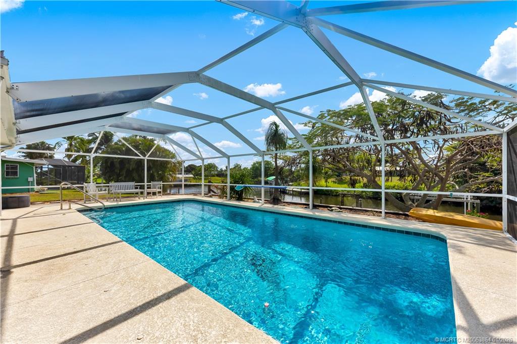 649 SE Calmoso Drive