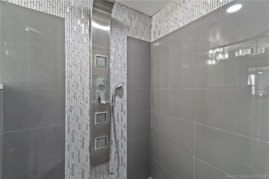 625 NW North River Drive 206