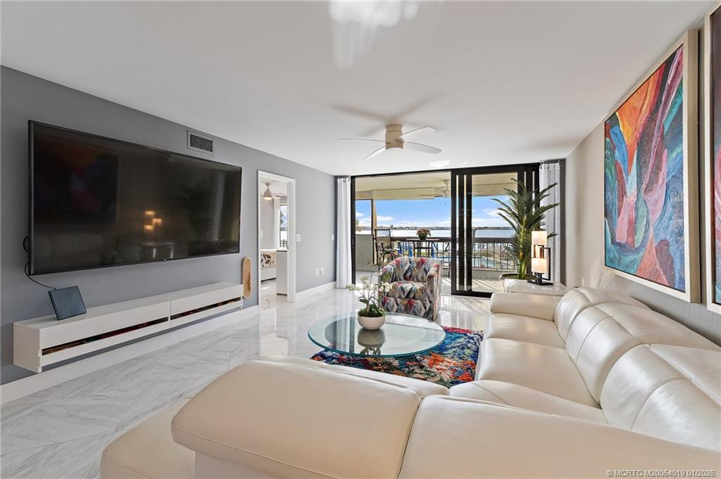 625 NW North River Drive 206