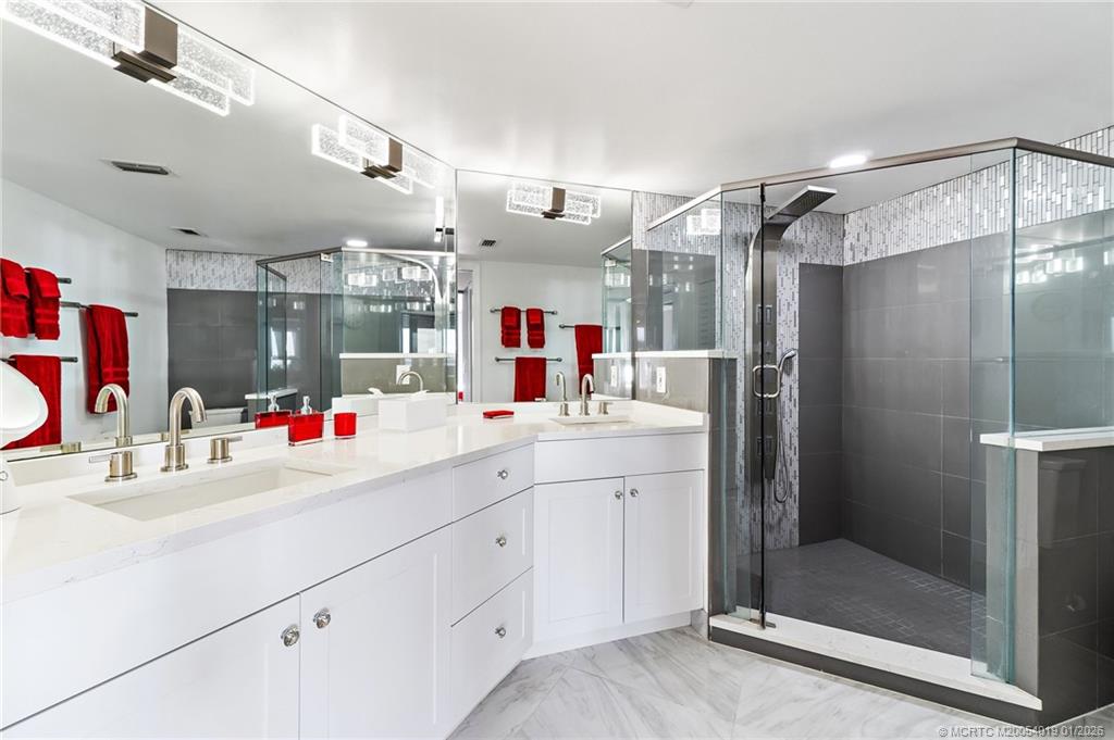 625 NW North River Drive 206