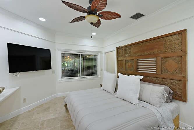 4330 SW Thistle Terrace