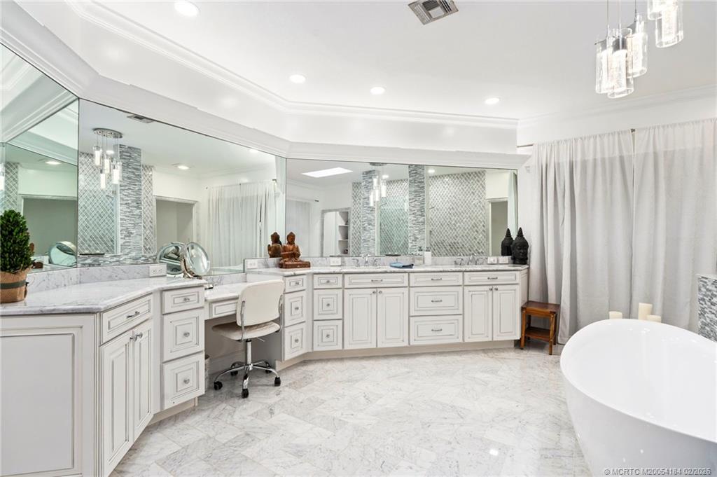 4330 SW Thistle Terrace