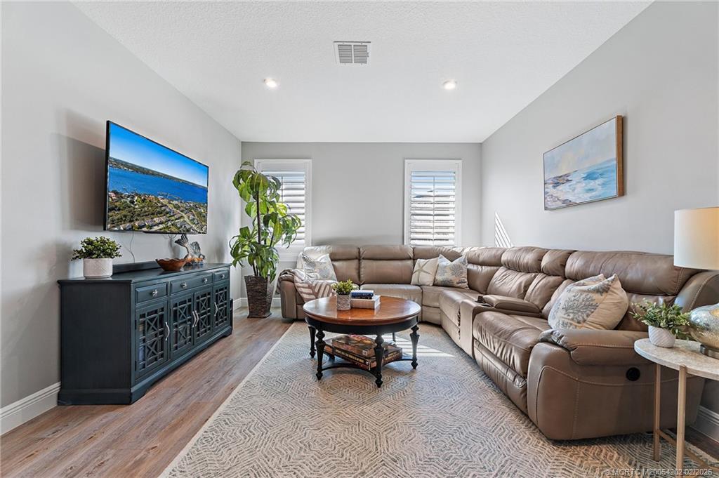 1341 NE Langford Lane