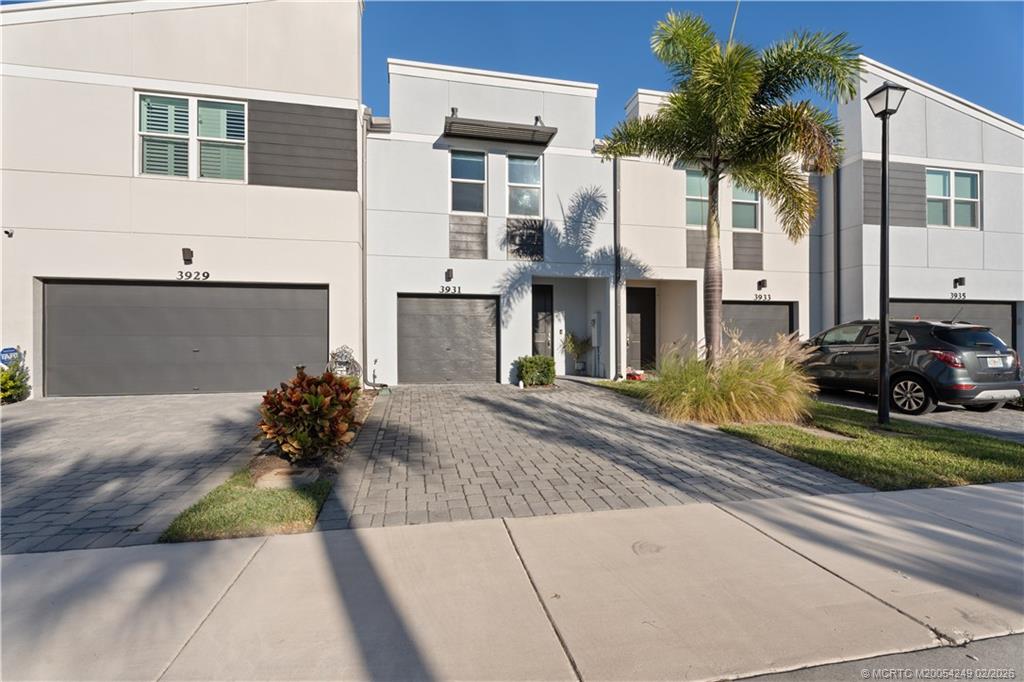 3931 SE Mentmore Lane