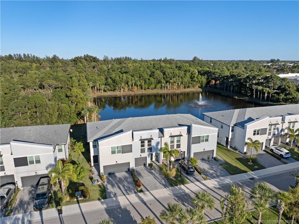 3931 SE Mentmore Lane