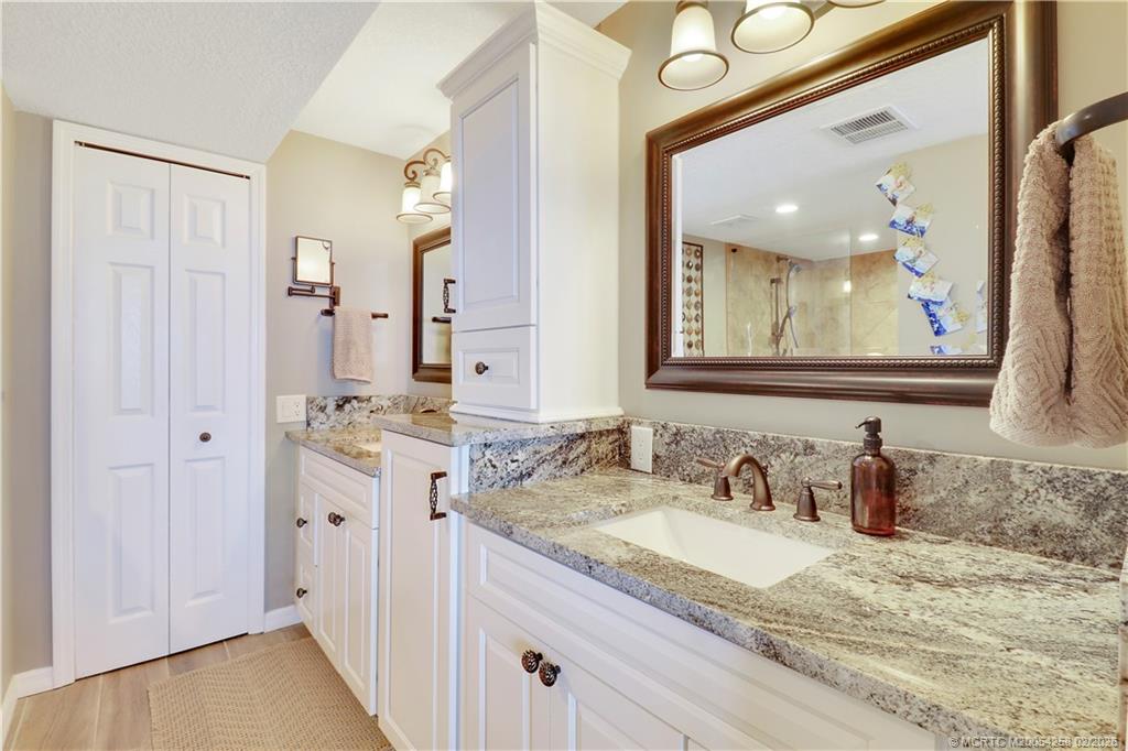 10000 S Ocean Drive 704