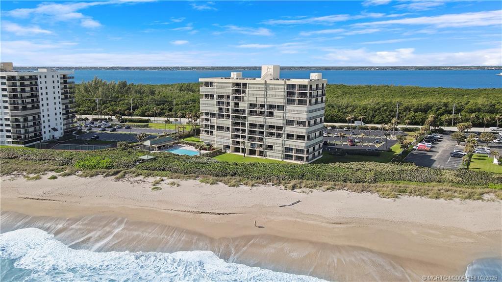 10000 S Ocean Drive 704