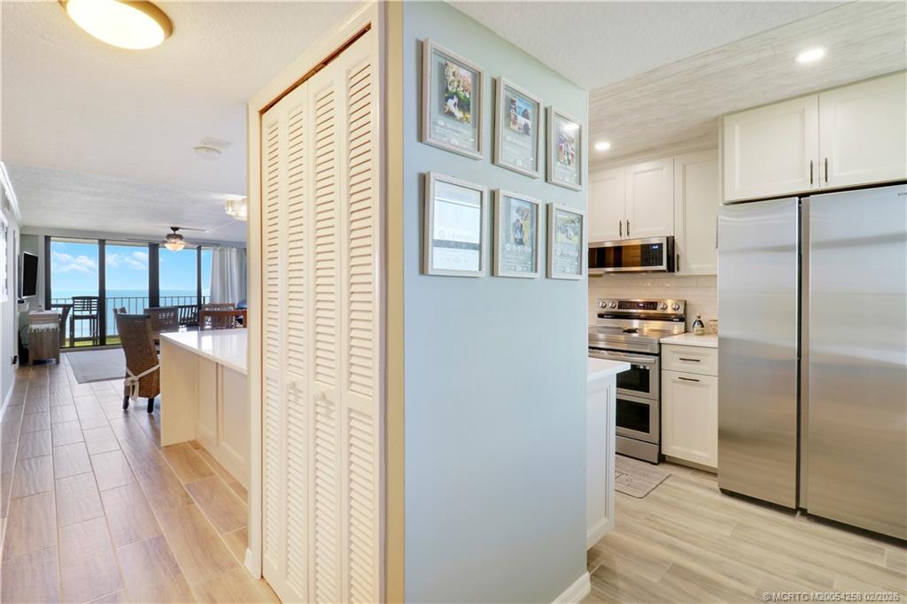 10000 S Ocean Drive 704