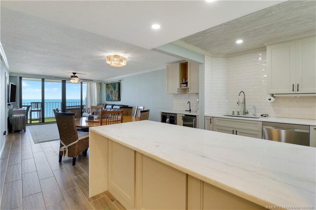 10000 S Ocean Drive 704