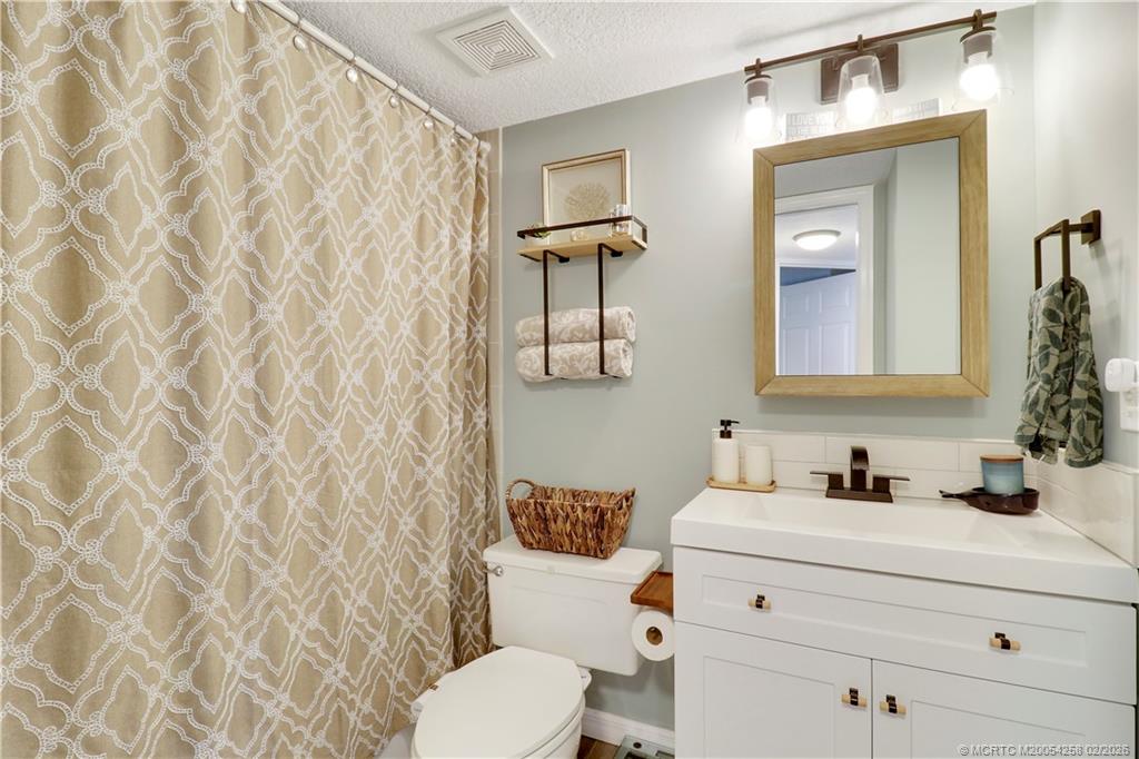 10000 S Ocean Drive 704