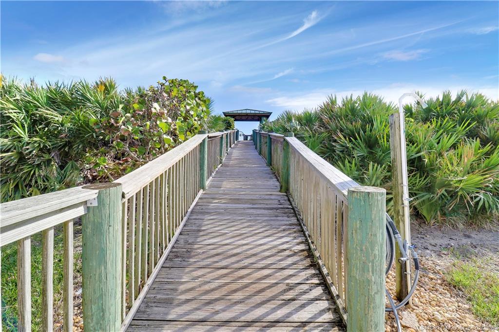 10000 S Ocean Drive 704