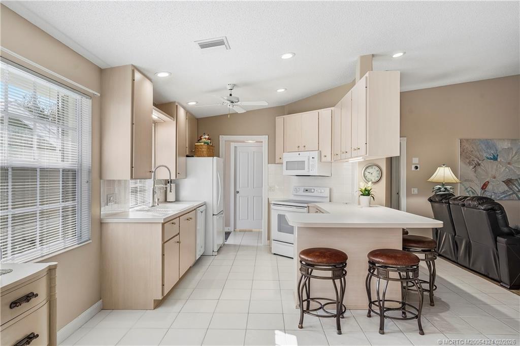 1705 SW Waterfall Blvd