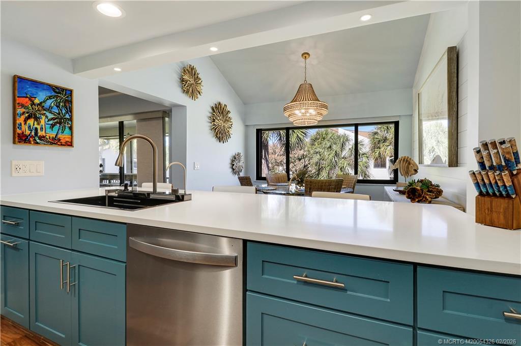 1600 NE Dixie Highway 4-206